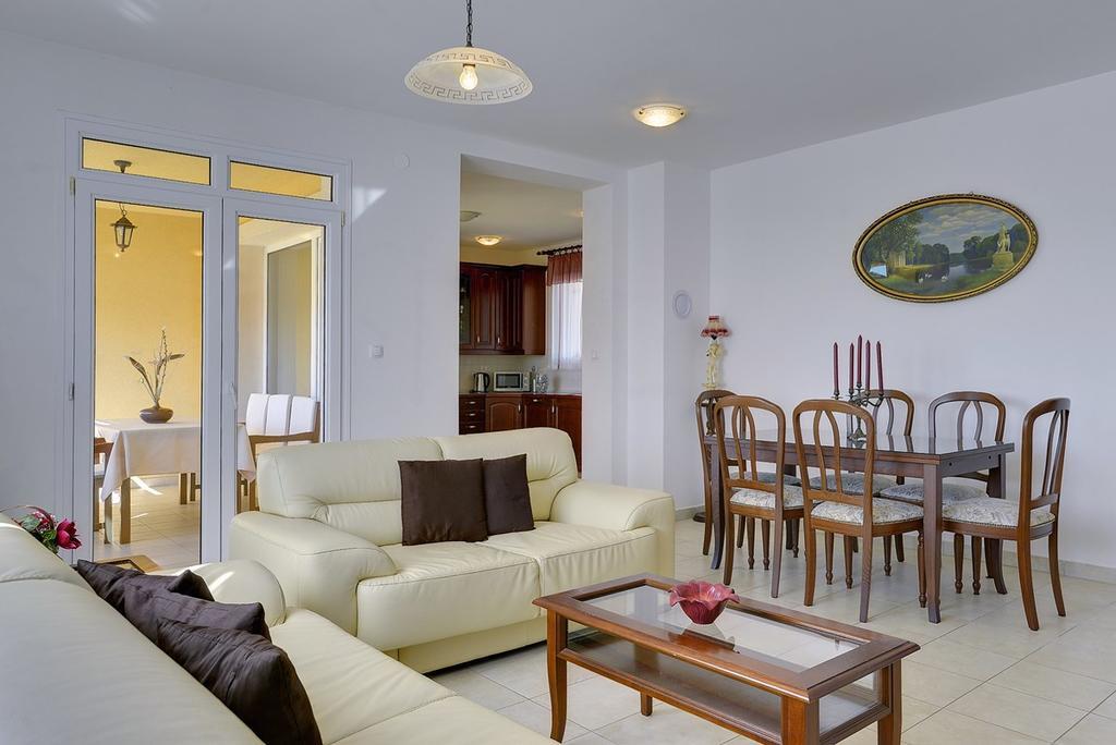Apartment Bella Pula Exteriör bild